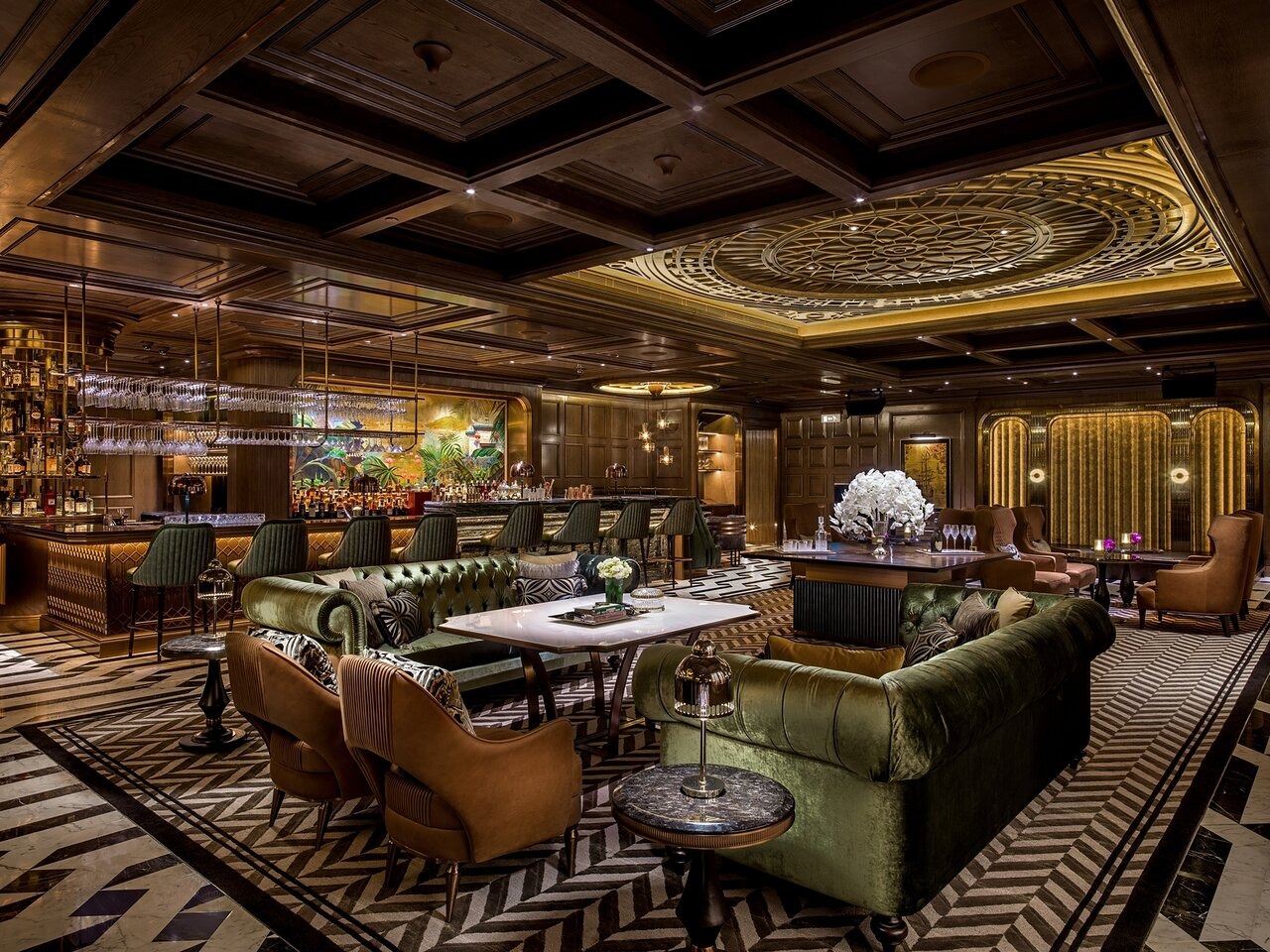 Elegantes Restaurant mit Lounge und umfangreichem gastronomischen Angebot